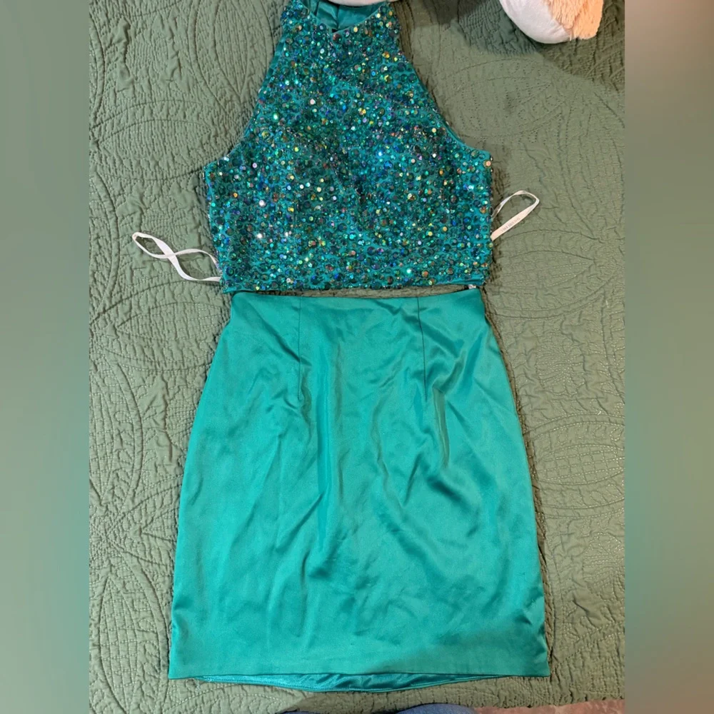 Sherri Hill Emerald Green Two Piece Dress - Picture 1 of 9